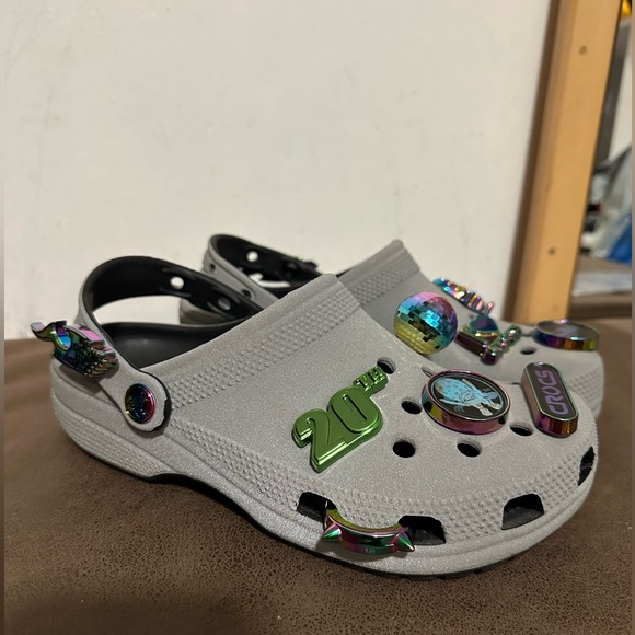 CROC DAY X CROCS CLASSIC CLOG 20th ANNIVERSARY REFLECTIVE CROC SPECIAL / LIMITED - Picture 3 of 11